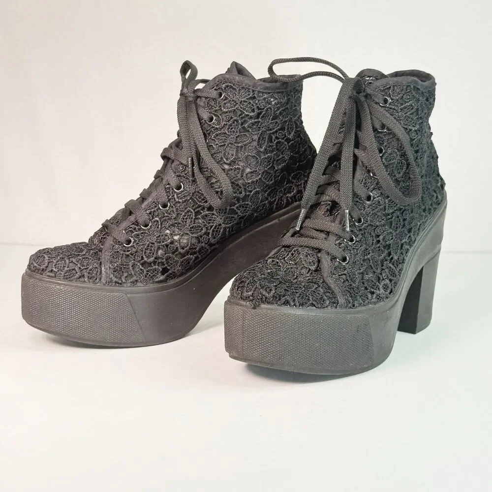 Y2K | Bakers | Chunky Platform Sneaker Booties | Black Lace Flora | Sz 6.5